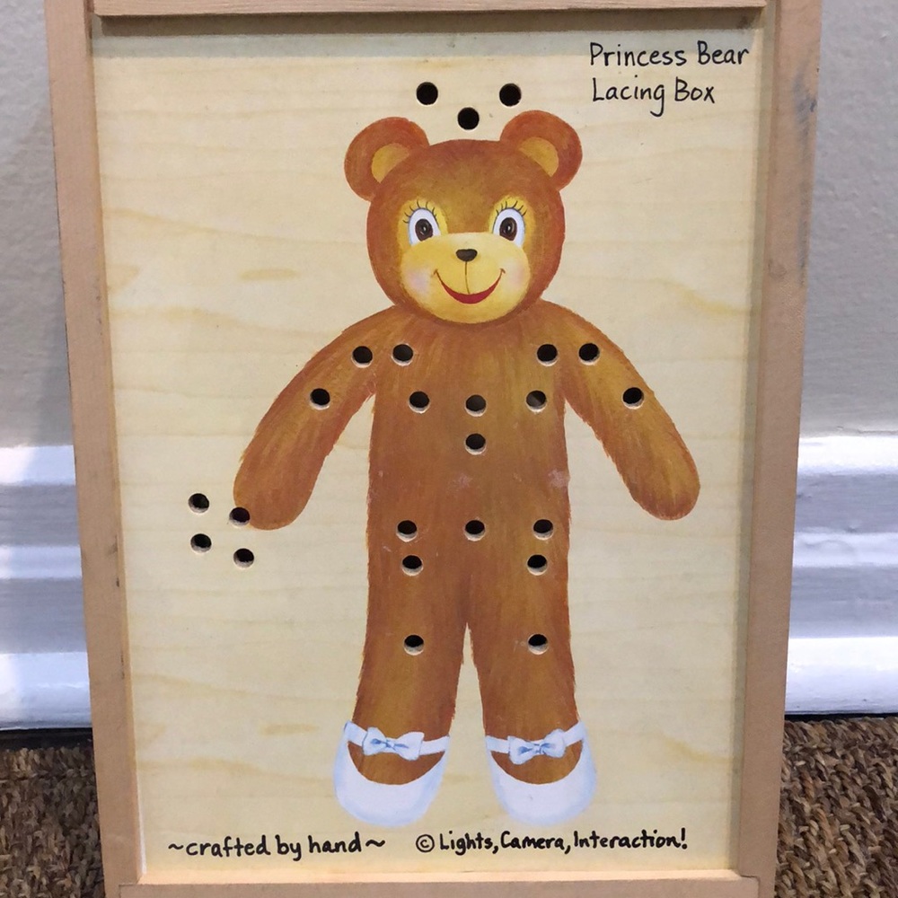 🌸Melissa &Doug🌸Princess Bear Lacing Box🌸
